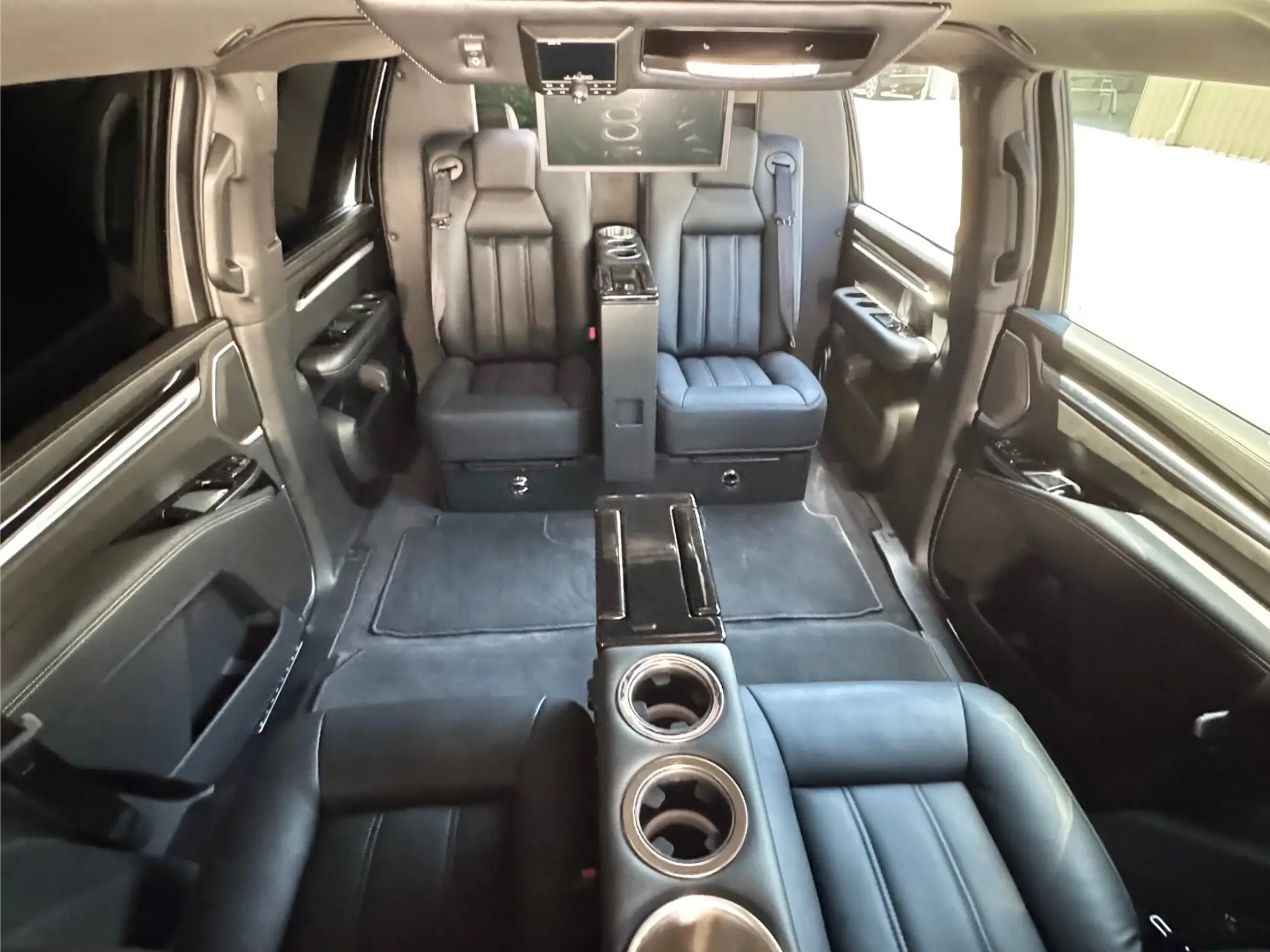 Everest Interior Back-Facing Seats Full Back