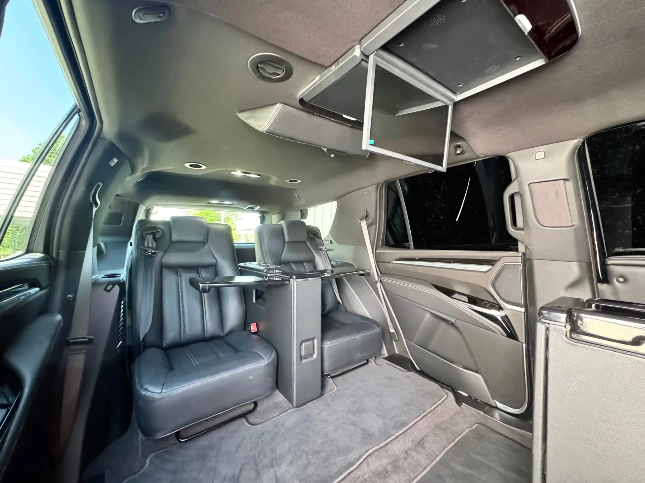 Everest Interior Side Back-Facing Seats